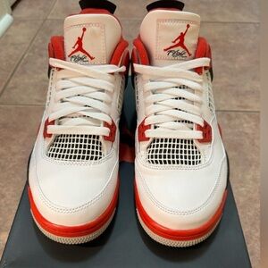 Air Jordan 4 retros “fire red”